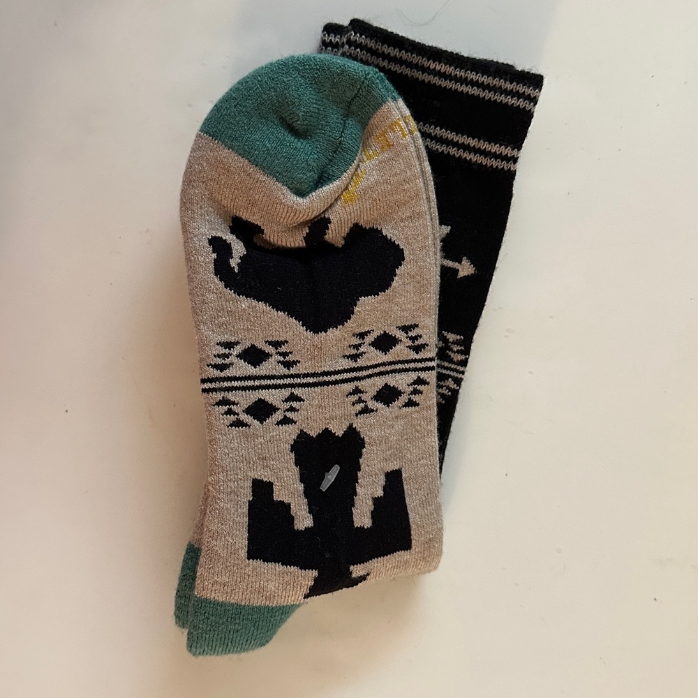 New Tags, Black and Tan Patterned Green Toe/Heal Socks.Size M or L, See new pic. - Picture 2 of 7